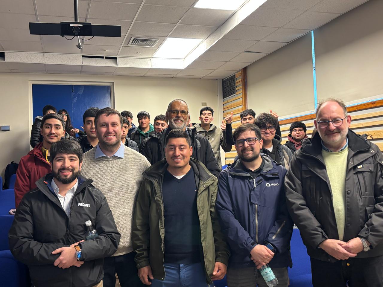 Ingenieros civiles industriales componen cerca del 10% de la fuerza laboral en la salmonicultura
