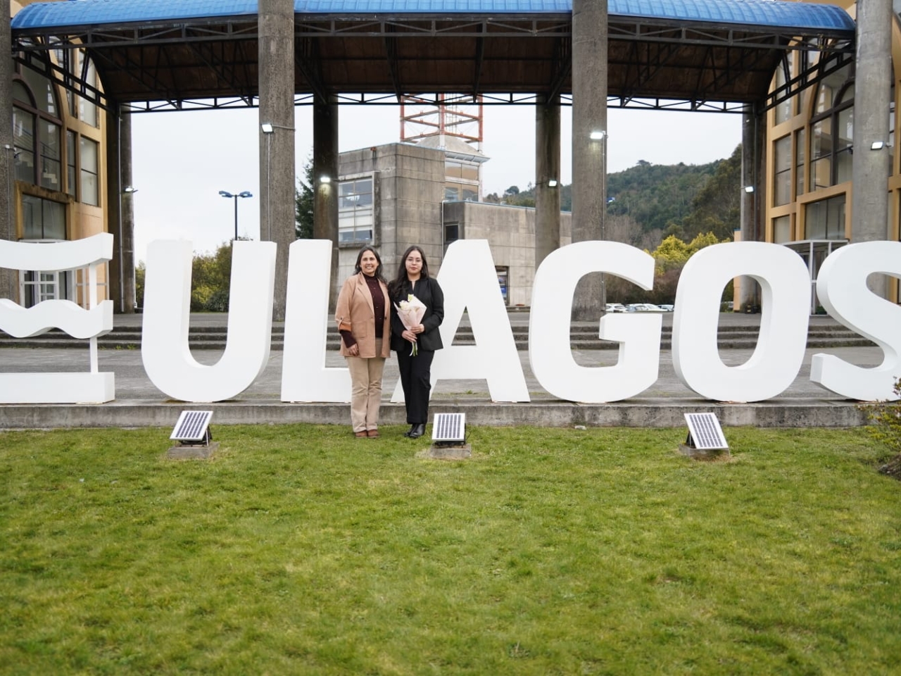 Desde Ayacara a la ingeniería: Macarena Catin se convierte en la primera mujer titulada de Ingeniería Civil Eléctrica