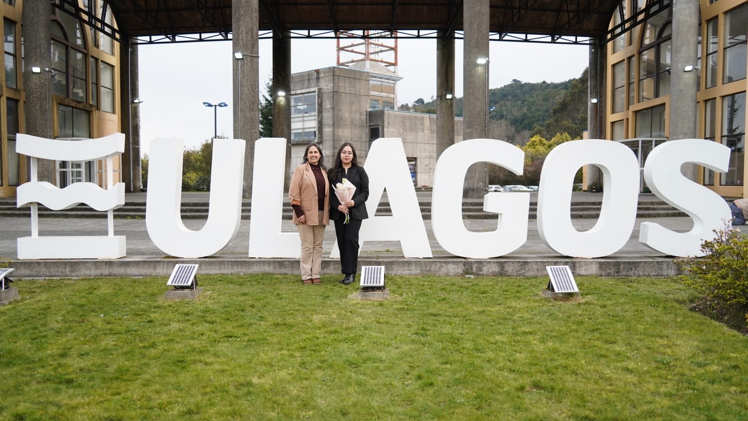 Desde Ayacara a la ingeniería: Macarena Catin se convierte en la primera mujer titulada de Ingeniería Civil Eléctrica